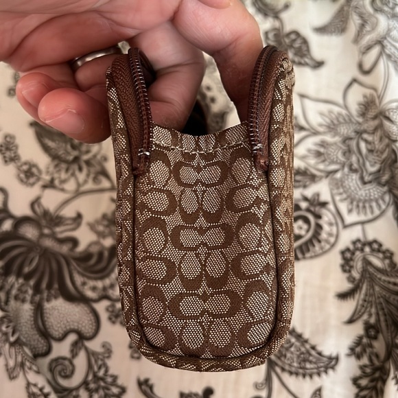 Coach small pouch. - Picture 3 of 8